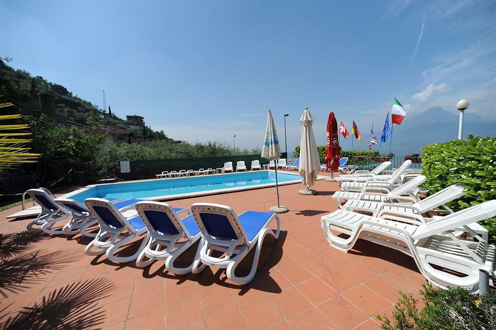 Hotel Caribe - Garda Lake Collection Brenzone sul Garda Bagian luar foto