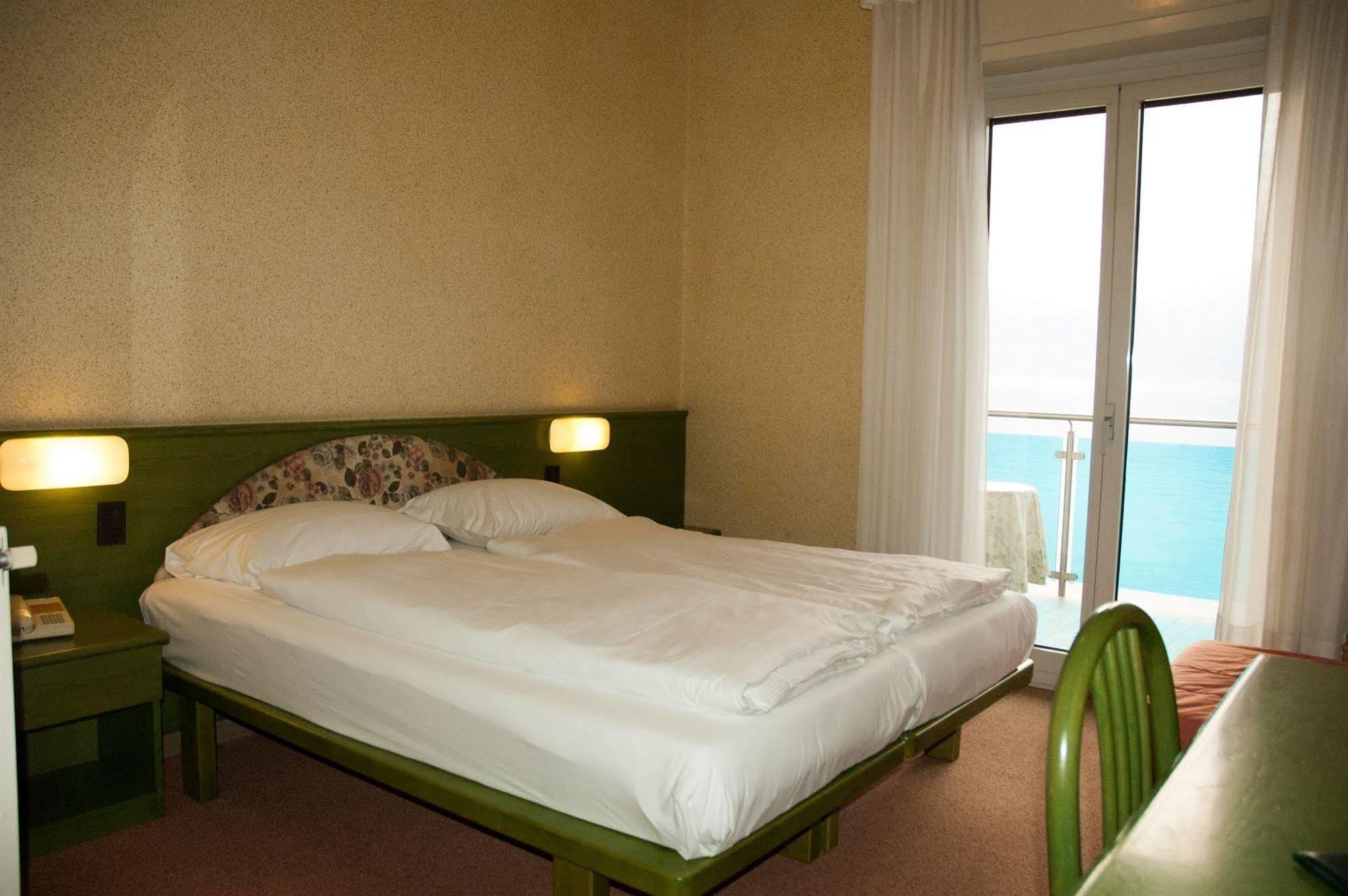 Hotel Caribe - Garda Lake Collection Brenzone sul Garda Bagian luar foto