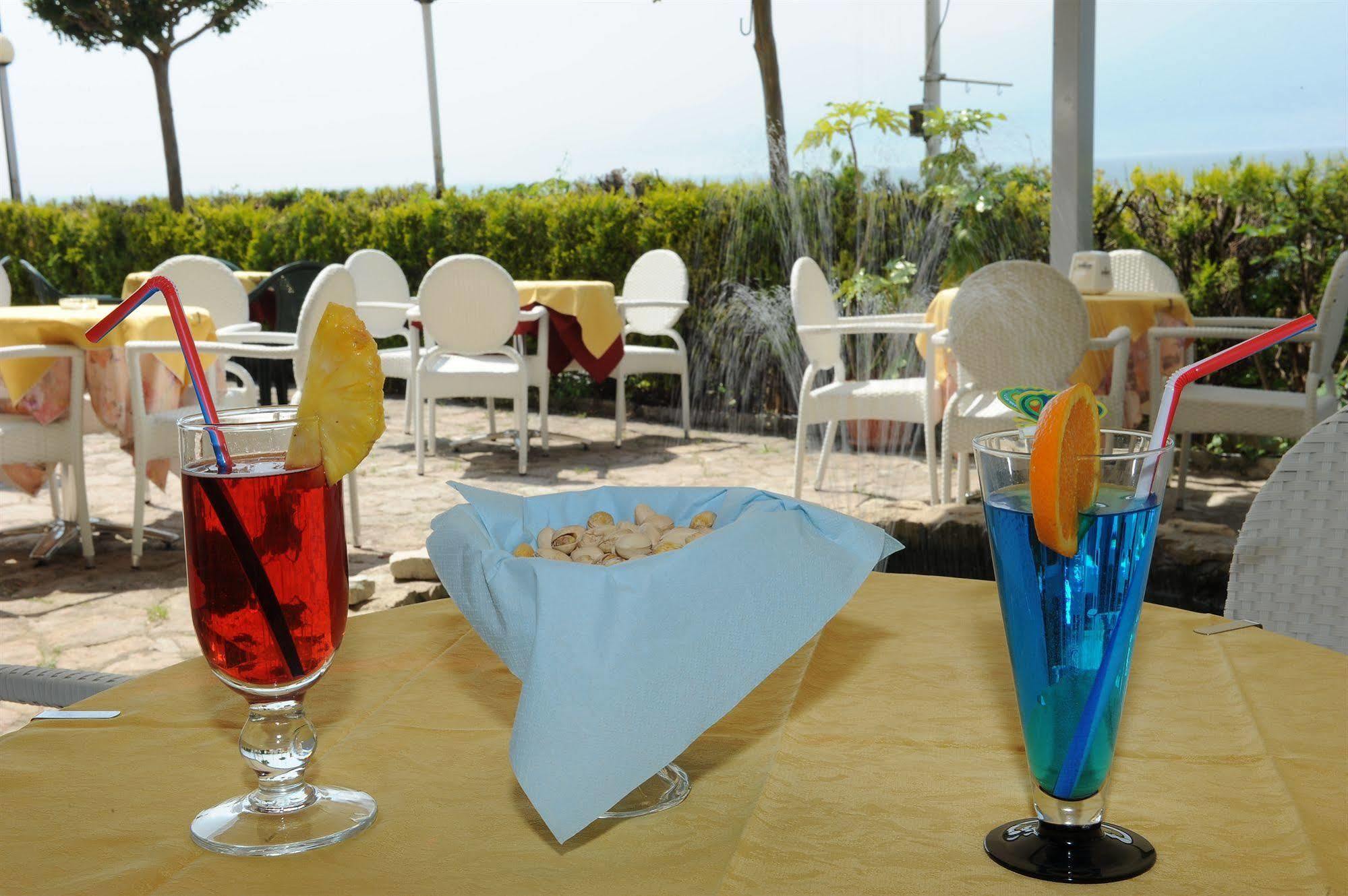 Hotel Caribe - Garda Lake Collection Brenzone sul Garda Bagian luar foto