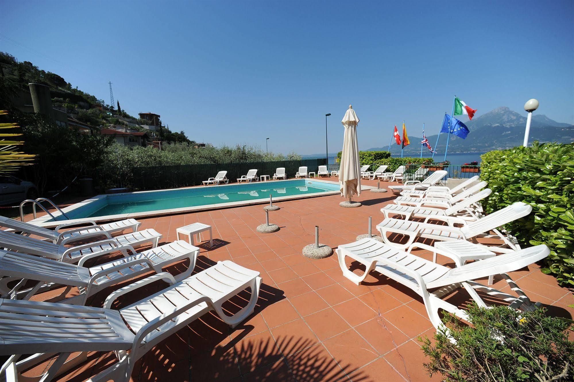 Hotel Caribe - Garda Lake Collection Brenzone sul Garda Bagian luar foto