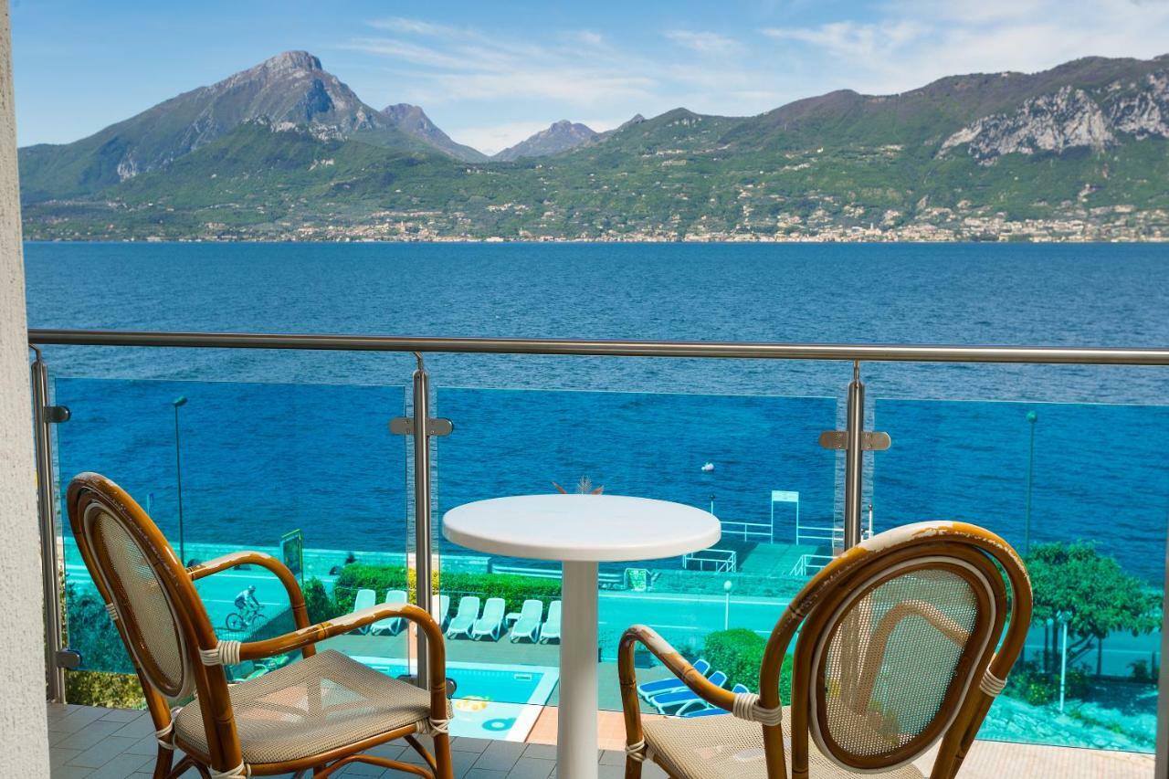 Hotel Caribe - Garda Lake Collection Brenzone sul Garda Bagian luar foto