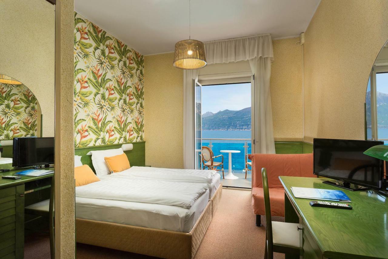 Hotel Caribe - Garda Lake Collection Brenzone sul Garda Bagian luar foto